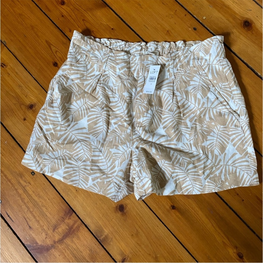 LOFT Print Tan and White Shorts NWT